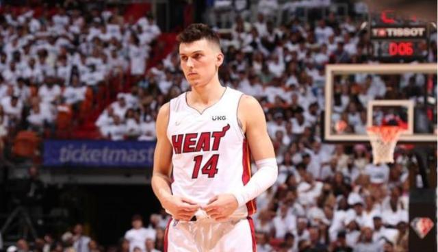 开云中国官网-腹股沟伤势作祟 天王山之战热火急需“英雄”回归